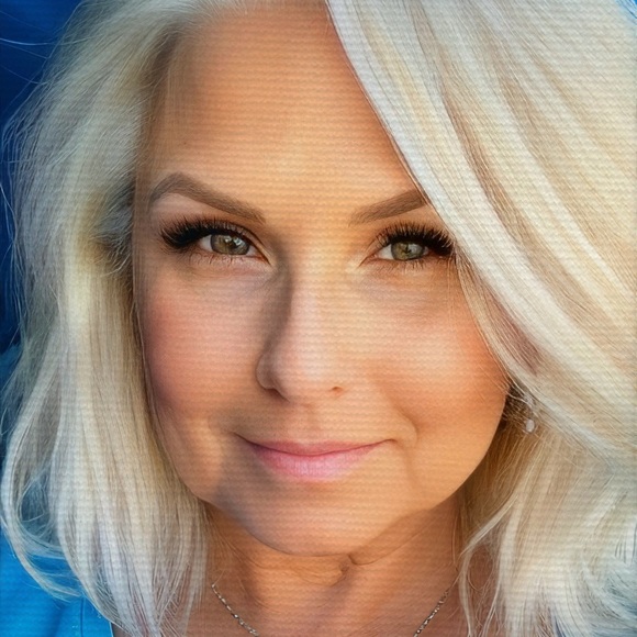 Meet your Posher, Wendy - Picture 1 of 2